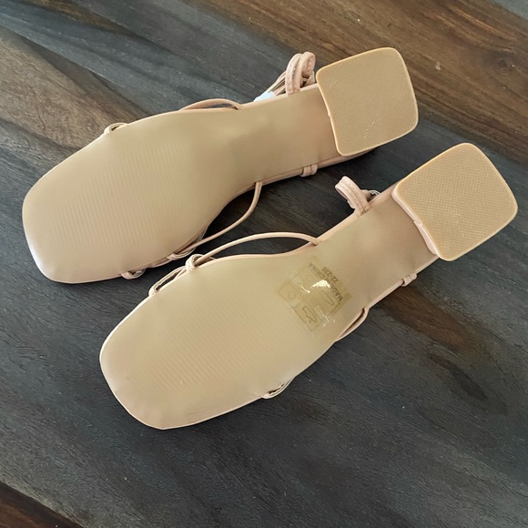 Nude Strappy low block heel - Picture 3 of 6